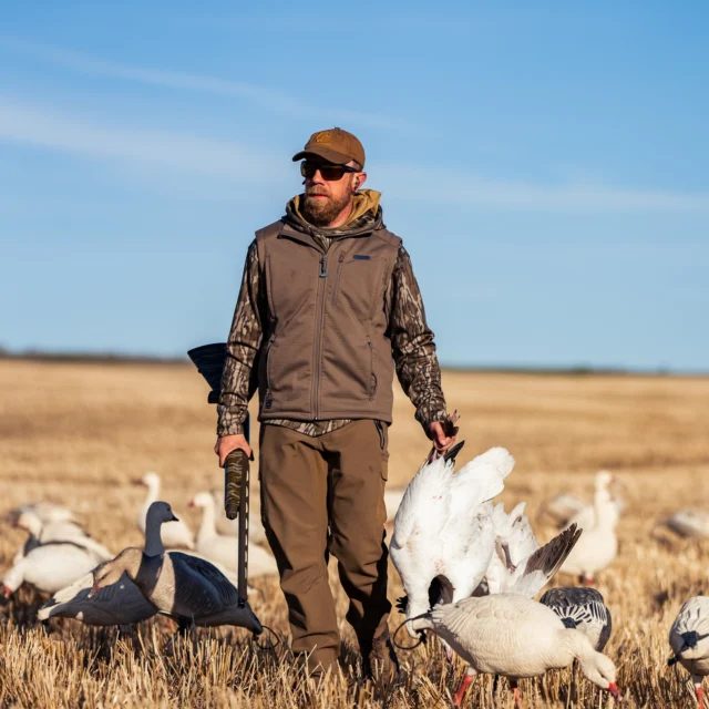 What off-season?Last spring we took a trip up to Alberta, Canada and met up with our friend @skipknowles from @wildfowlmagazine to get after some snow geese! We'll be showing this high-volume shooting hunt on our YouTube this Sunday at 2pm MST!Make sure you check this one out!
#Weatherby #SORIX #EnduranceTesting