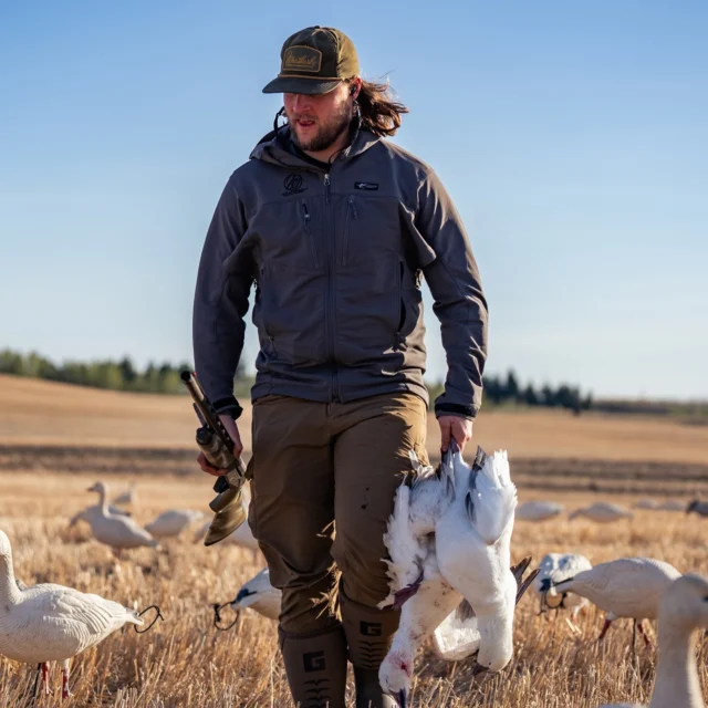 Safe to say we got into the geese on this one!Watch this hunt tomorrow at 2pm MST tomorrow on our YouTube page!
#Weatherby #SnowGeese #SORIX