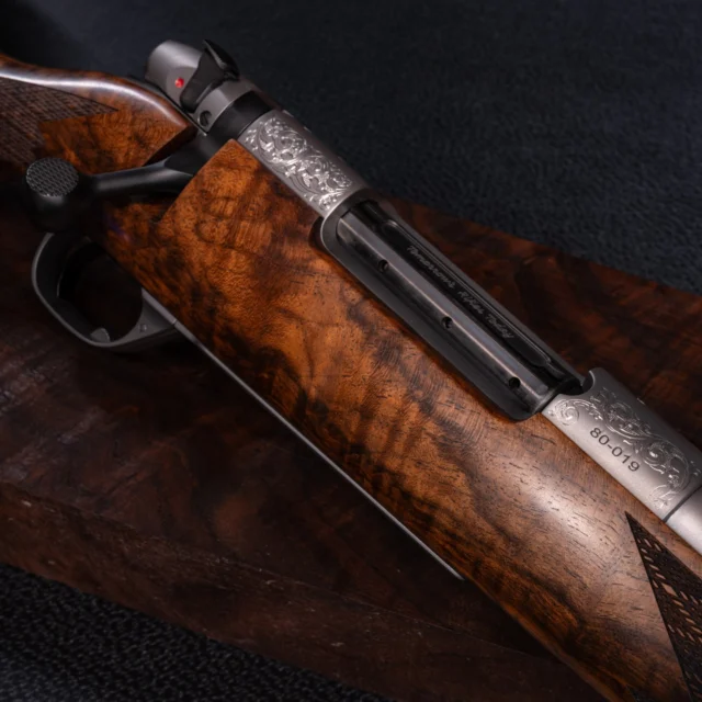 Own a piece of history.This year at @mule_deer_foundation @huntexpo they are auctioning one of our Mark V 80th Anniversary Commemorative rifles, more specifically serial number 80-005, and you can get in on the action even if you aren't attending.Hit the link in our bio to learn more!
#Weatherby