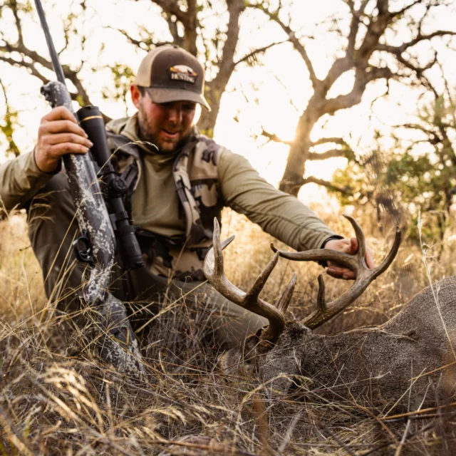 Gotta love it when a plan comes together.@muleycrazy89 with a stud of a Coues Deer using the NEW Mark V Backcountry Capra and 25 WBY RPM.#Weatherby